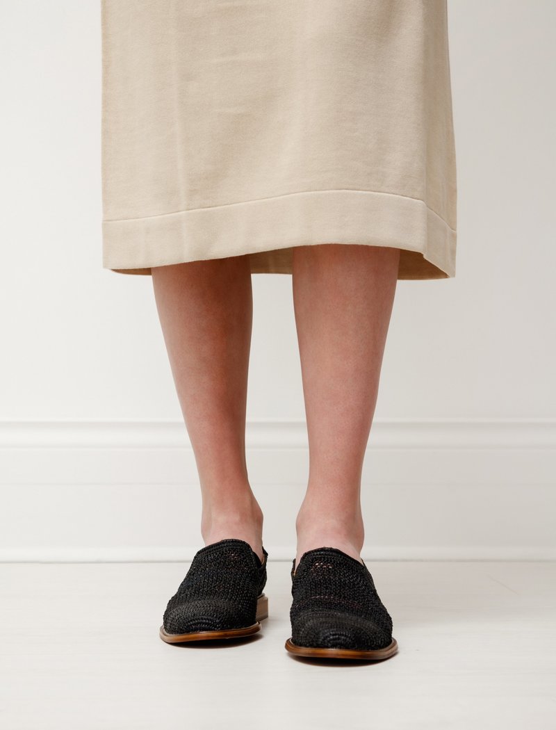 Robert Clergerie Jaden Raffia Loafer - Black | Garmentory