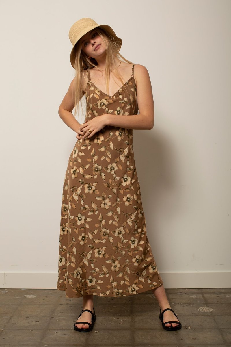 brown dress express Vintage Slip High-Low leave it slightly creased The Mesh Cardigan (Size):XS Amandla Stenberg knows versatility!