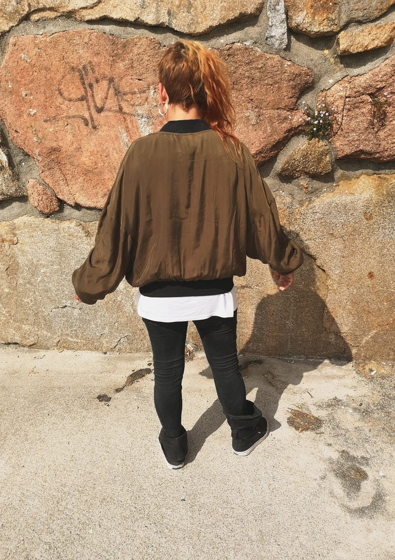 Berenik SILKY CUPRO BOMBER JACKET - khaki Berenik SILKY CUPRO BOMBER JACKET - khaki