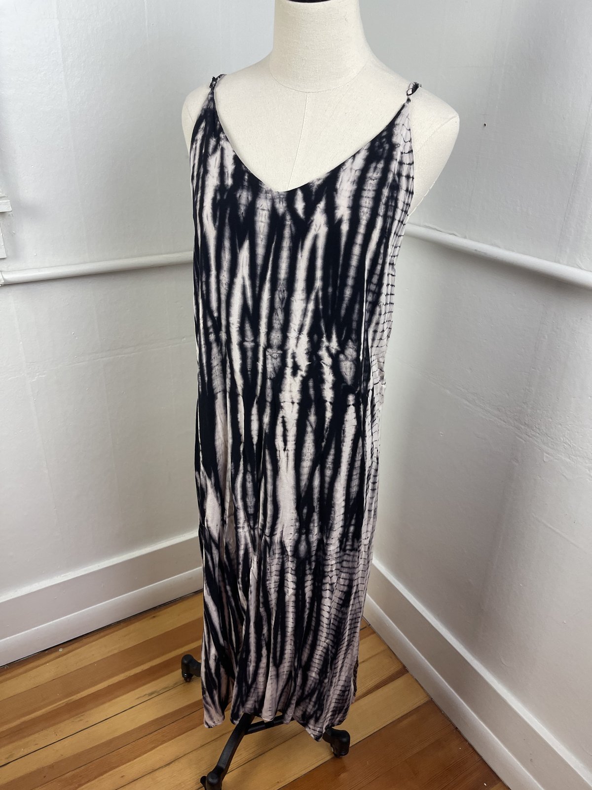 Pre-loved Fifteen Twenty Tie Dye Maxi Dress - black multi - Image 4 of 10