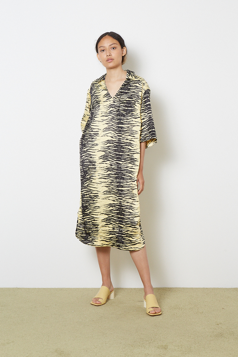 【お値下げ検討】GANNI Crinkled satin midi dress Ganni Green Crinkled Satin Midi-Dress | Liberty