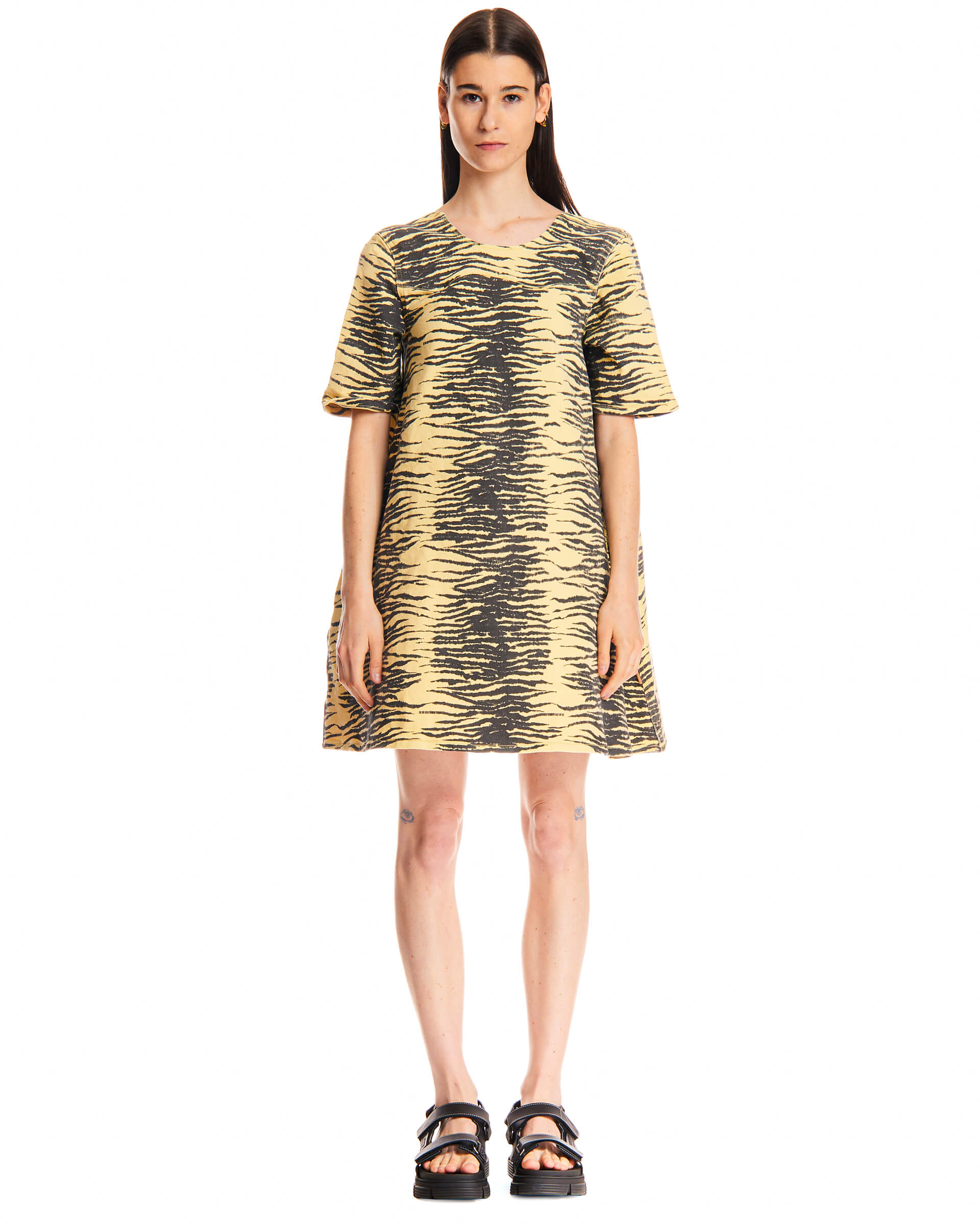【関税＆送料込み】Ganni Short Dress With A Golden Pattern Syrah Red Printed Georgette Mini Dress | GANNI US