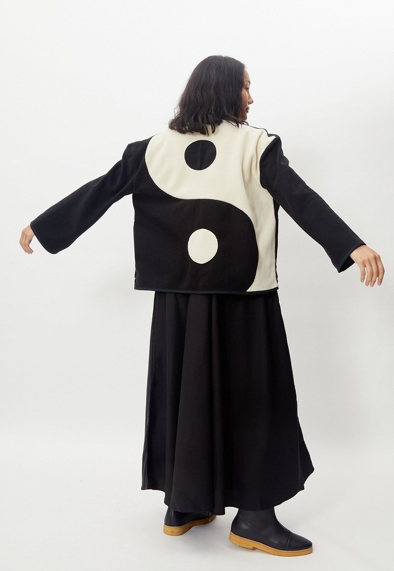 Grön Kulle Noor Fleece Jacket - Black | Garmentory