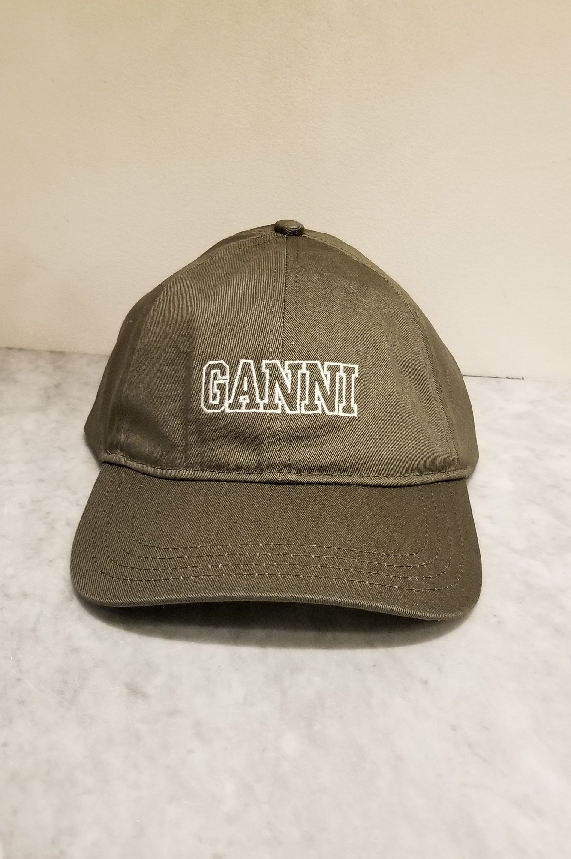 帽子 GANNI Software Heavy Cotton Cap Ganni Software Heavy Cotton Baseball Cap - Kalamata | Garmentory