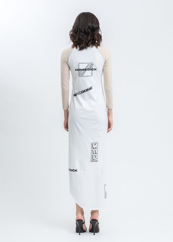 we11done All Over Logo Printed Raglan Sleeve Jersey Maxi Dress - Beige we11done All Over Logo Printed Raglan Sleeve Jersey Maxi Dress - Beige