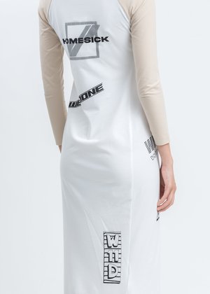 we11done All Over Logo Printed Raglan Sleeve Jersey Maxi Dress - Beige we11done All Over Logo Printed Raglan Sleeve Jersey Maxi Dress - Beige
