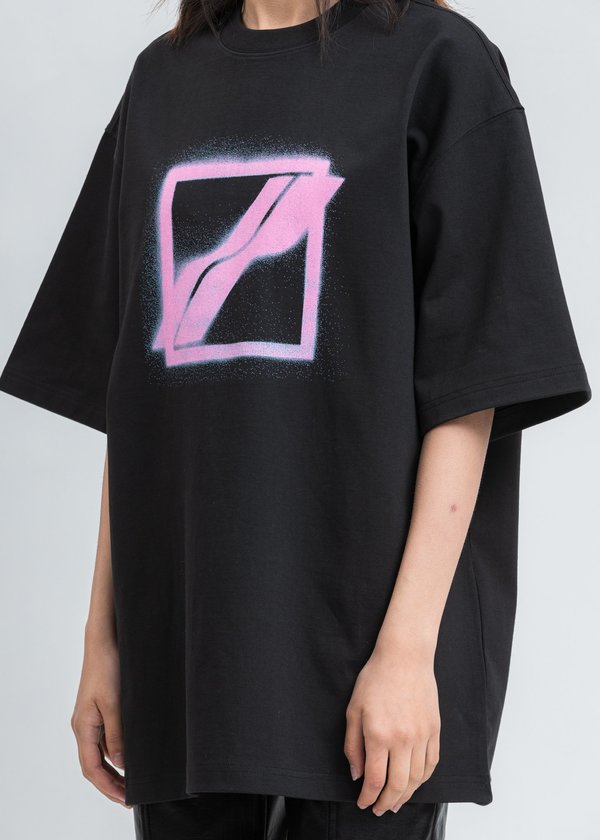 we11done Big Logo Printing T-Shirt - Black we11done Big Logo Printing T-Shirt - Black