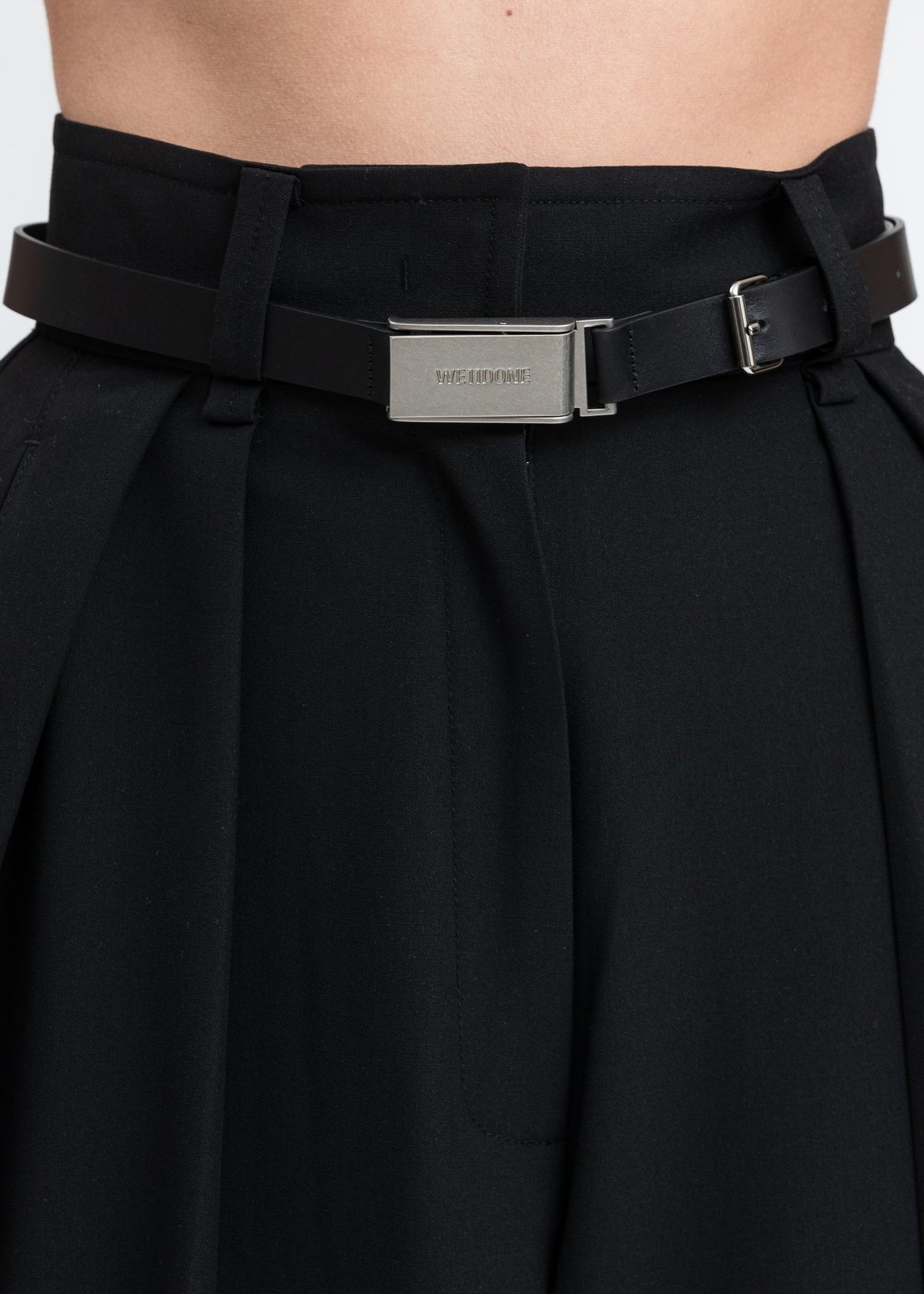 we11done Leather And Silver Logo Buckle Slim Belt - Black  display picture 1