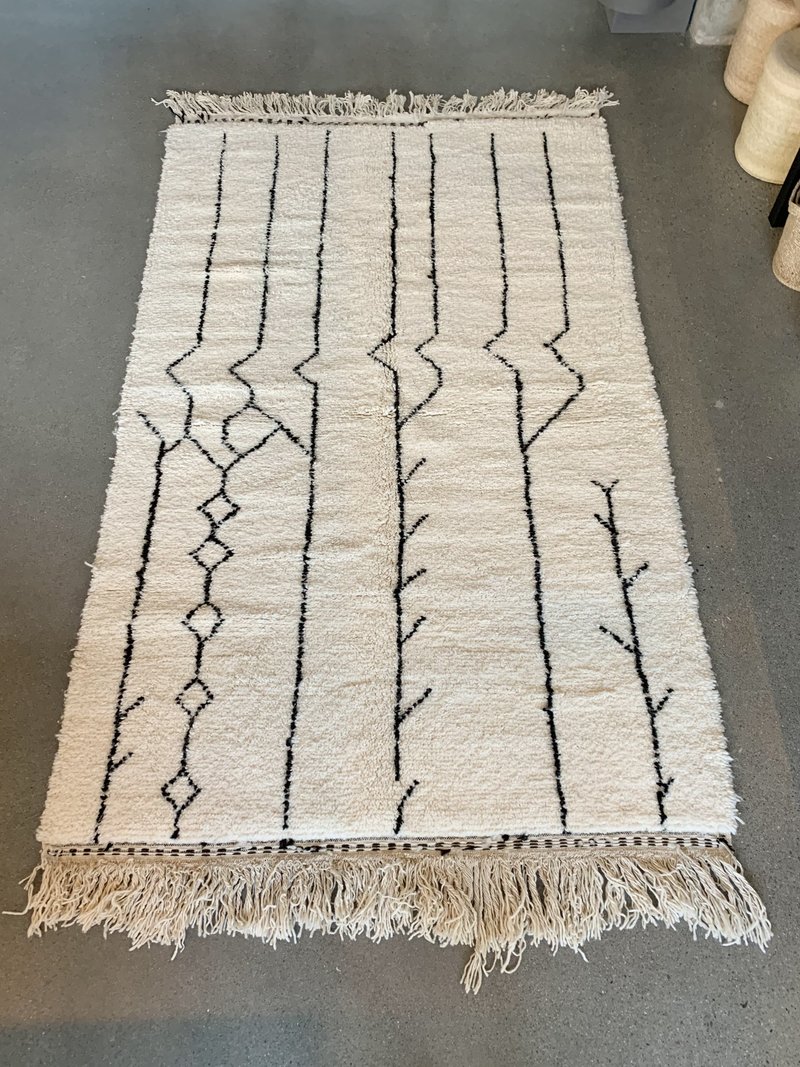 Tapis Berbère Bni Ouarain – Laine, Noué Main, Blanc (220x120 Cm, ép. 1.5cm)