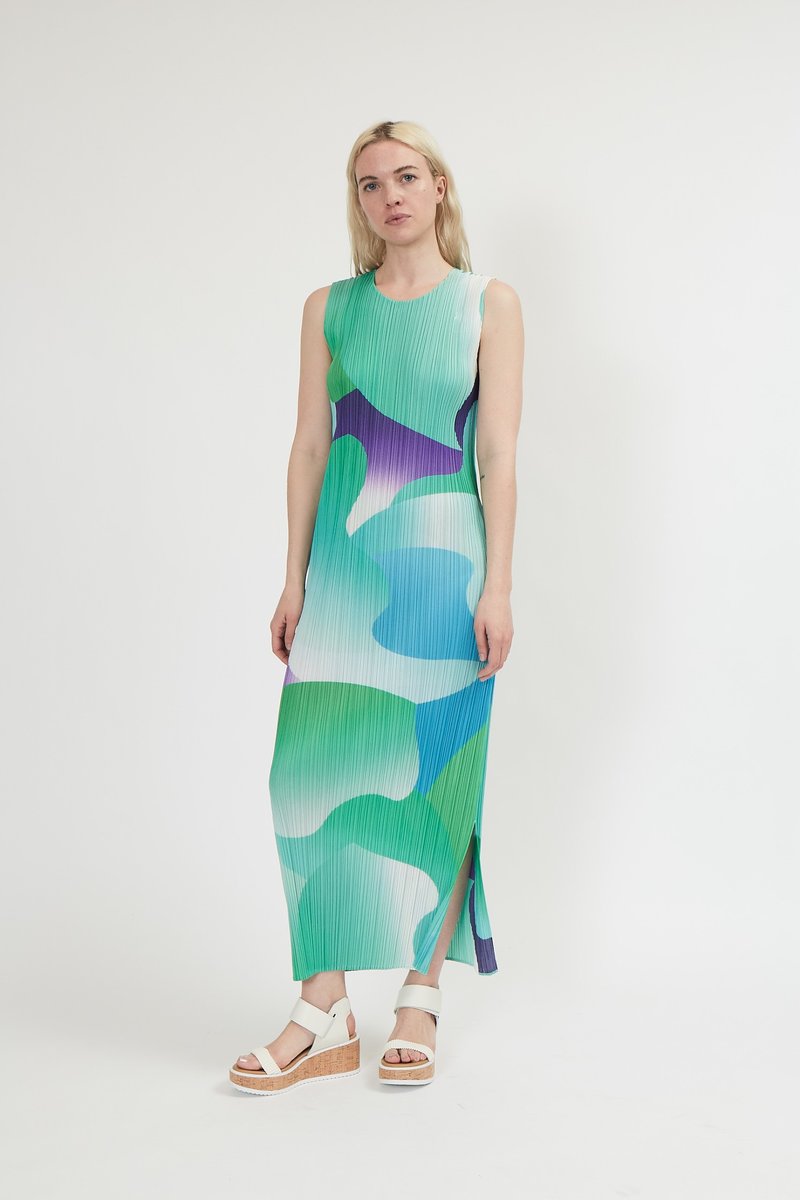 PLEATS PLEASE ISSEY MIYAKE 