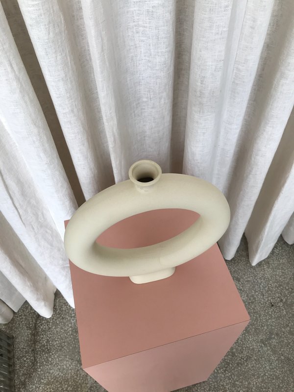 Ri-Ri-Ku BIG 'O' BUD VASE - cream Ri-Ri-Ku BIG 'O' BUD VASE - cream