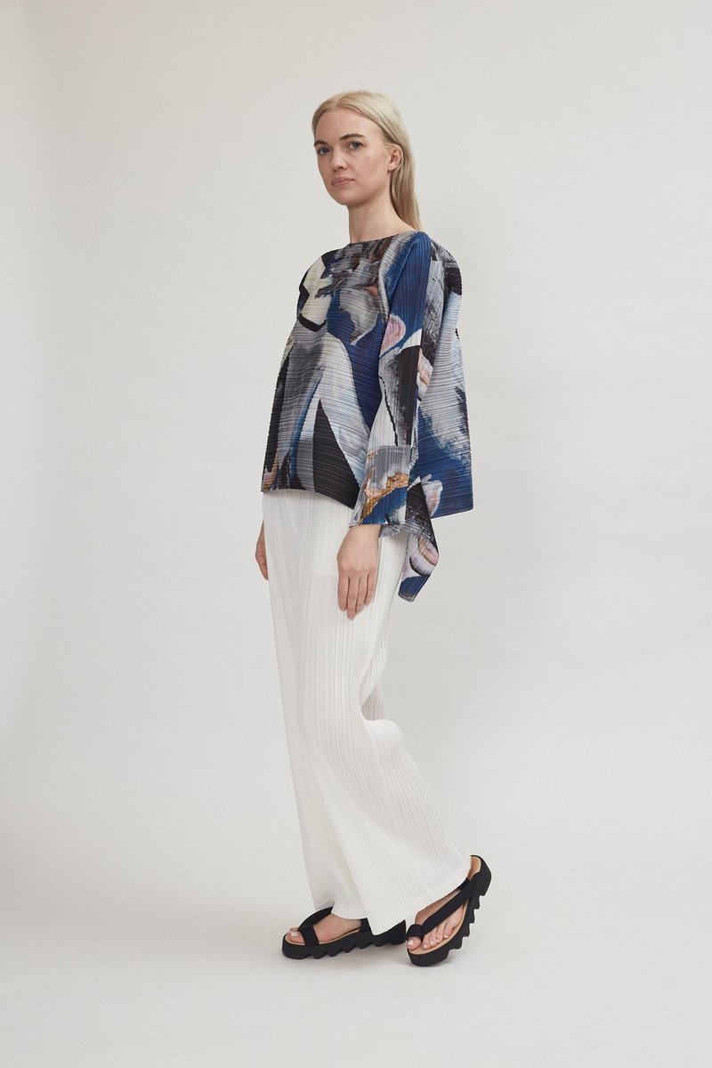 Issey Miyake Pleats Please Musa Top in Navy | Garmentory 