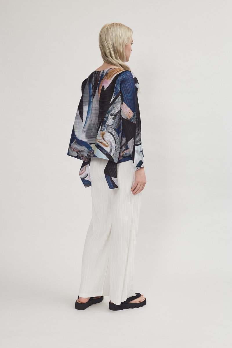 Issey Miyake Pleats Please Musa Top in Navy | Garmentory 