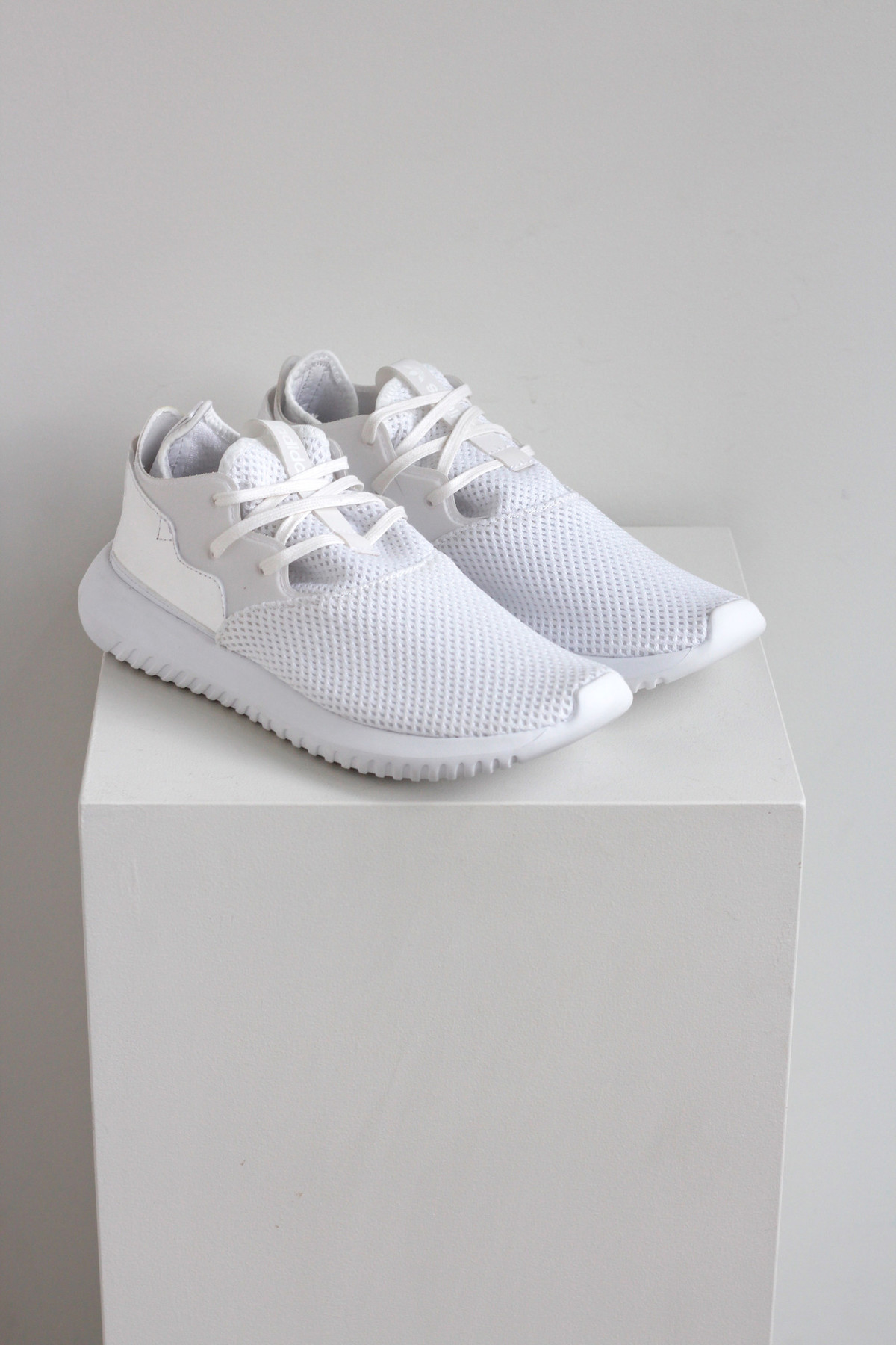 tubular entrap shoes