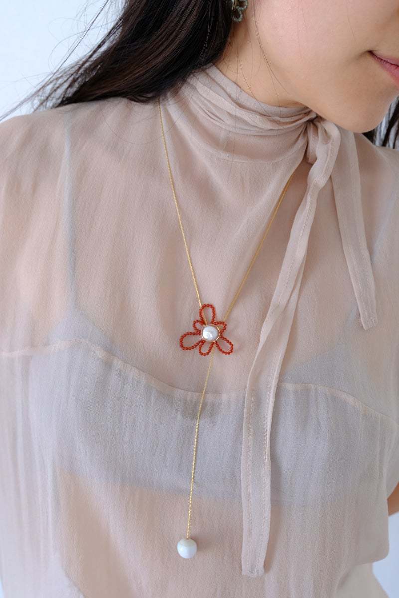 Jujumade Daisy Lariat Necklace