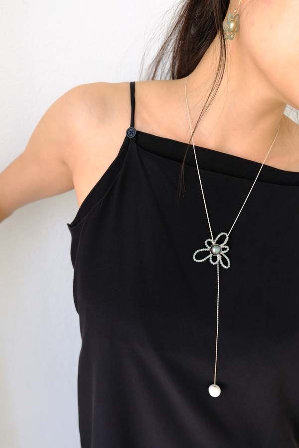 Jujumade Daisy Lariat Necklace