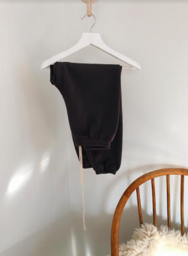 Eadaie Women's Sweats in Charcoal Eadaie Women's Sweats in Charcoal