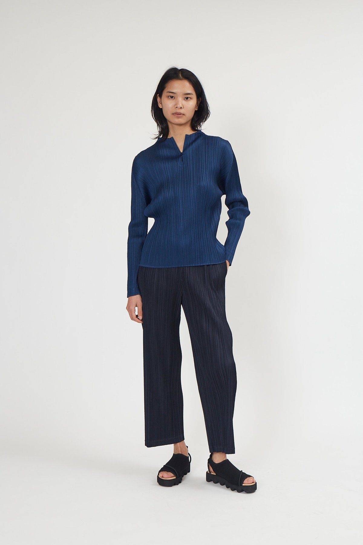 PLEATS PLEASE 長袖 シャツ ネイビー Issey Miyake Pleats Please Monthly Colors Top - Navy Blue | Garmentory