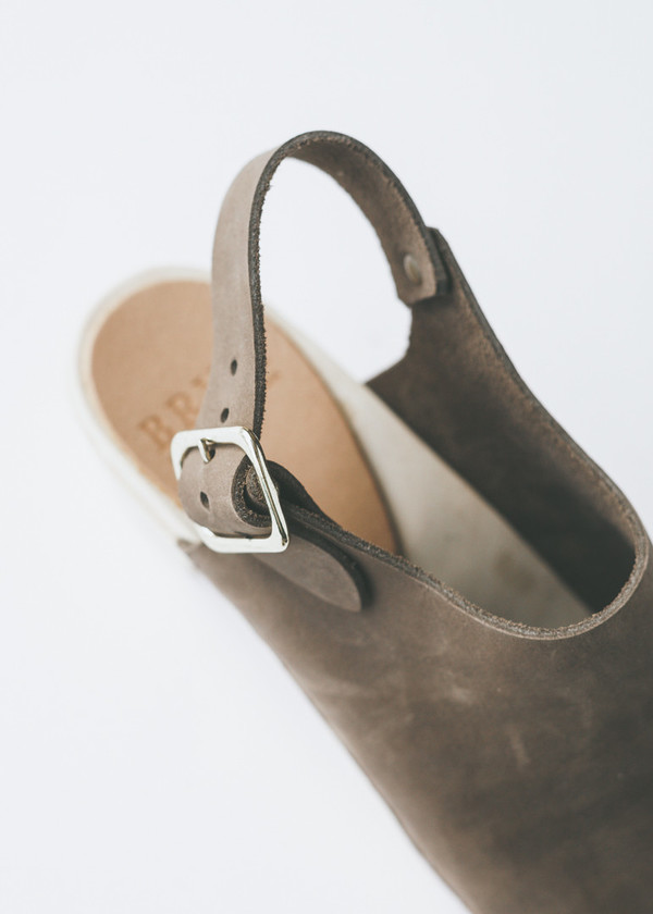 Bryr Clogs Suzie Closed Toe in Sable Garmentory