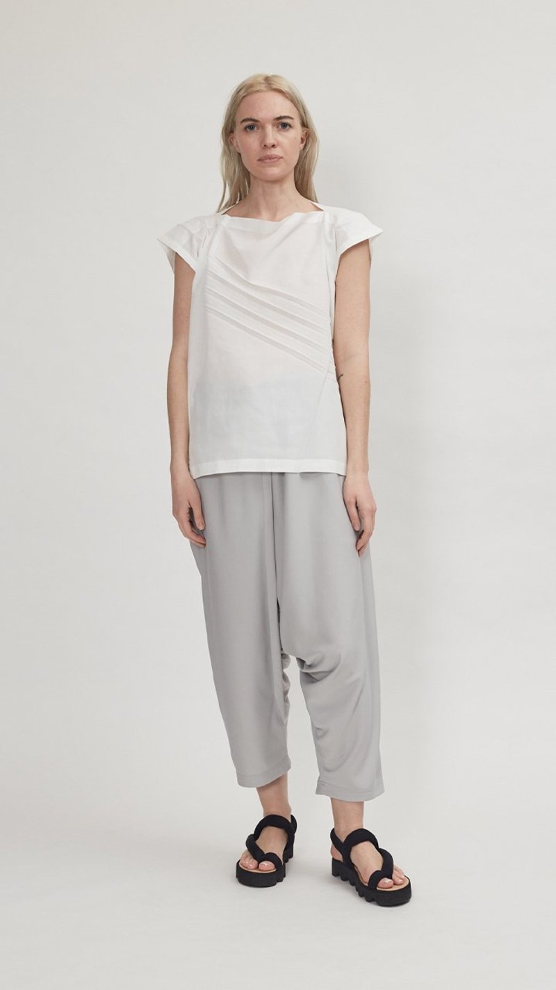 132.5トップス Issey Miyake 132.5 Basic Pleats Tee - White | Garmentory