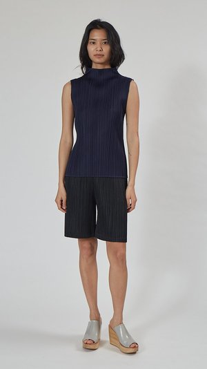 PLEATS PLEASE ISSEY MIYAKE ポロシャツ 半袖 ネイビー Issey Miyake Pleats Please Basics Top - Navy | Garmentory