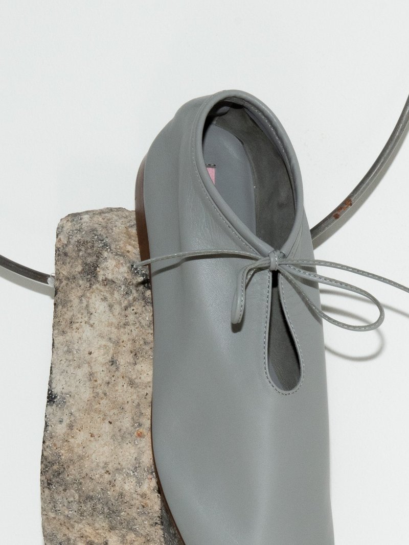 blush. Tulipe Flat - Earl Grey