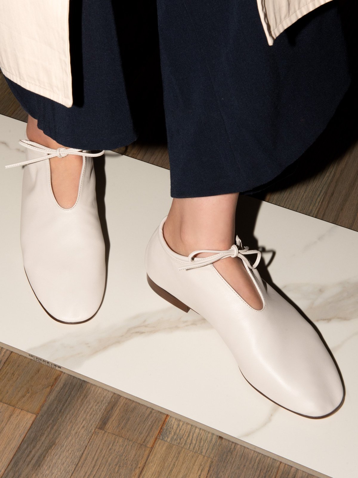 blush. Tulipe Flat - Panna - Image 1 of 4