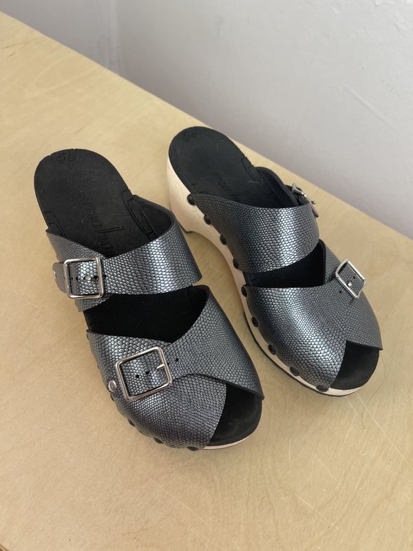 pre-loved Mohop Clog Sandals - Pewter pre-loved Mohop Clog Sandals - Pewter