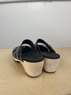 pre-loved Mohop Clog Sandals - Pewter pre-loved Mohop Clog Sandals - Pewter