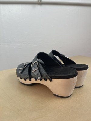 pre-loved Mohop Clog Sandals - Pewter pre-loved Mohop Clog Sandals - Pewter