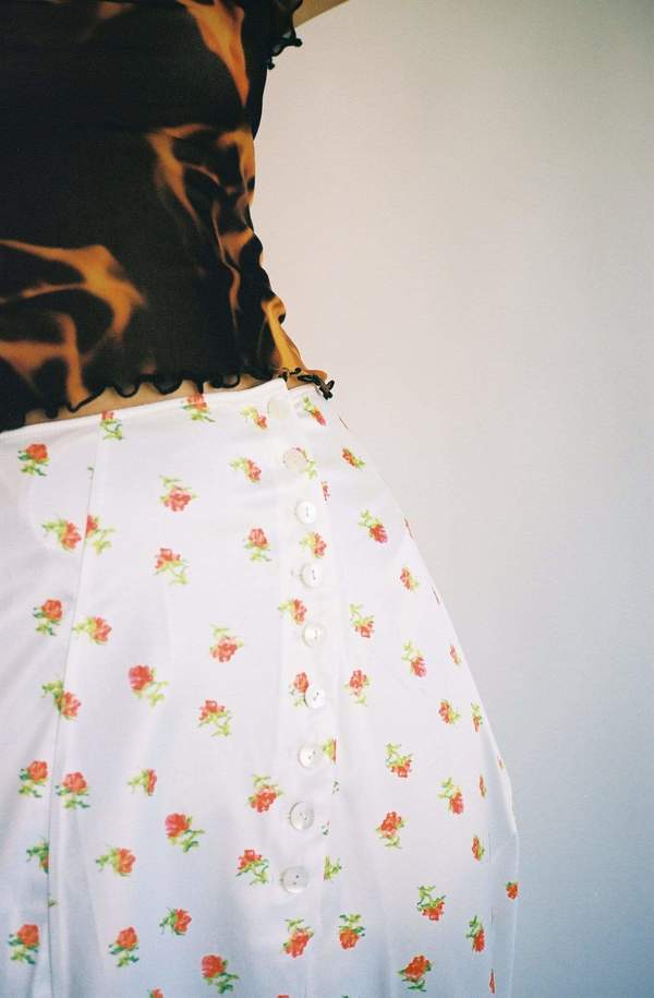 Yuhan Wang Red Rose Skirt - WHITE | Garmentory