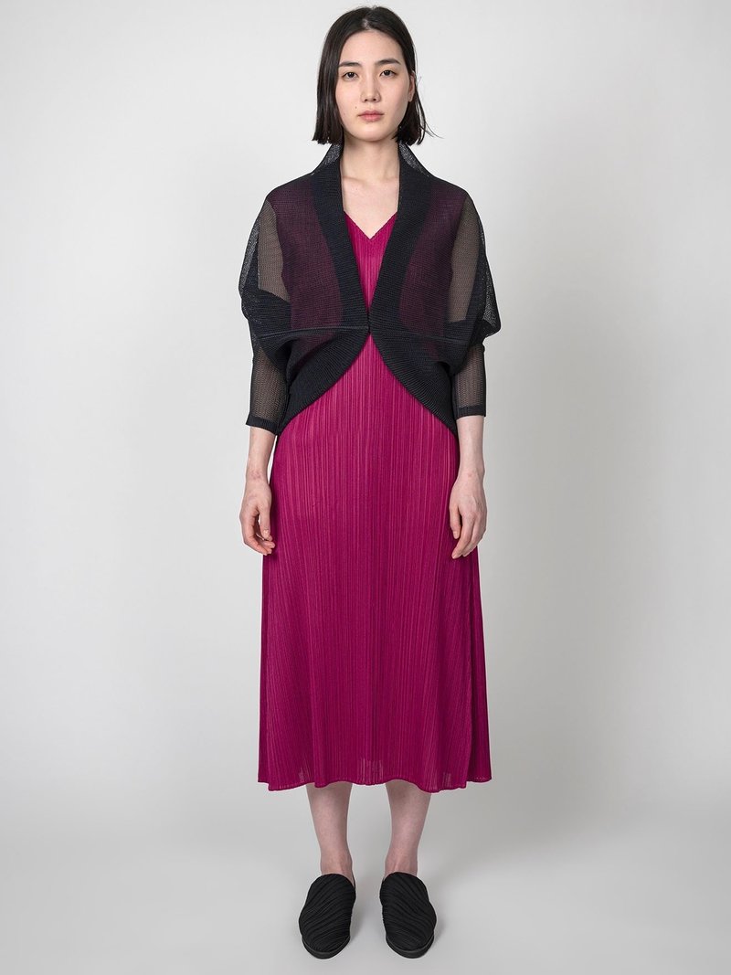 PLEATS PLEASE ISSEY MIYAKE - AUGUST スタイリッシュなカーディガン MONTHLY COLORS : AUGUST – isseymiyake.com