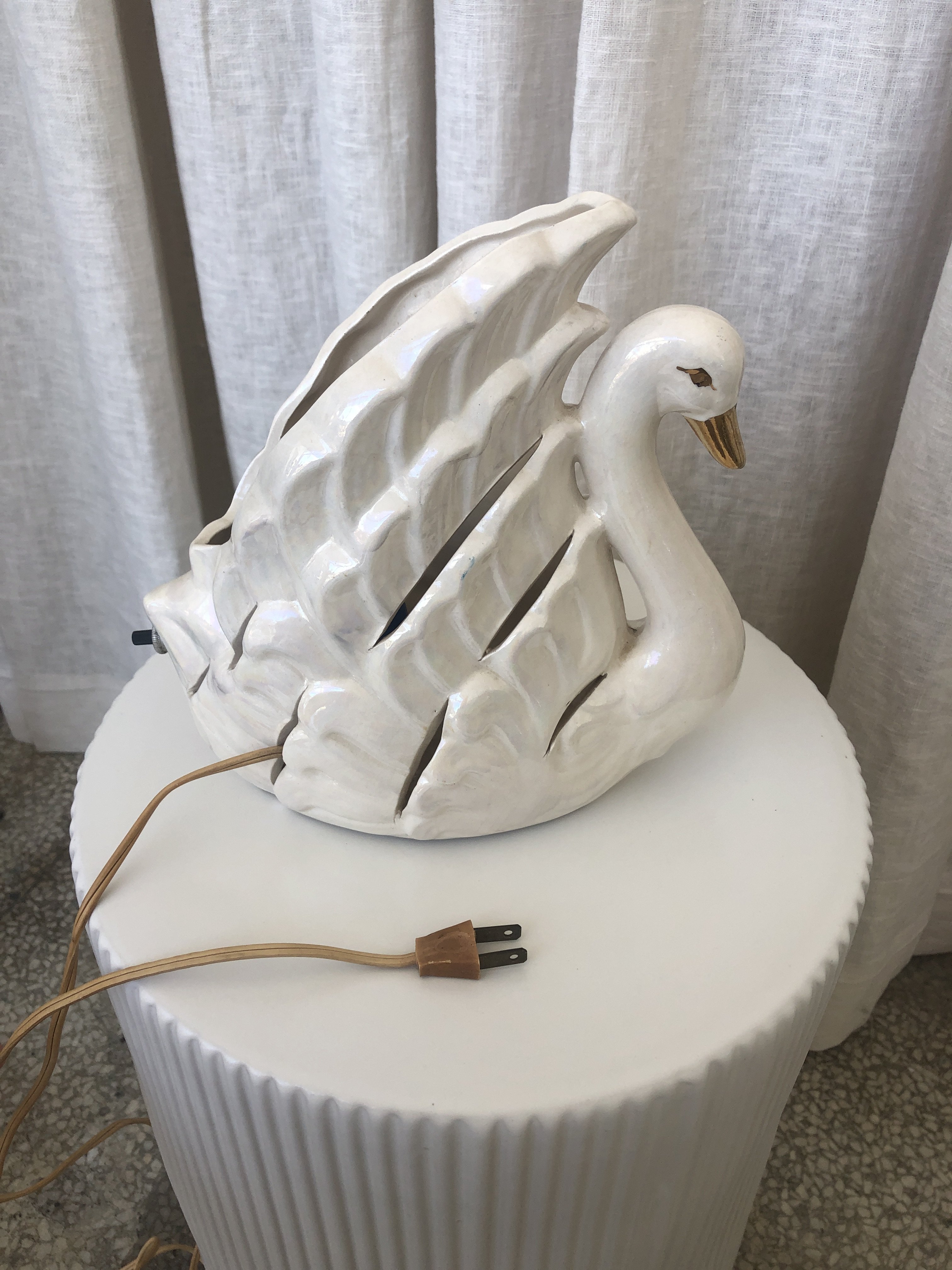 Vintage 1950’S SWAN TV LAMP - white | Garmentory