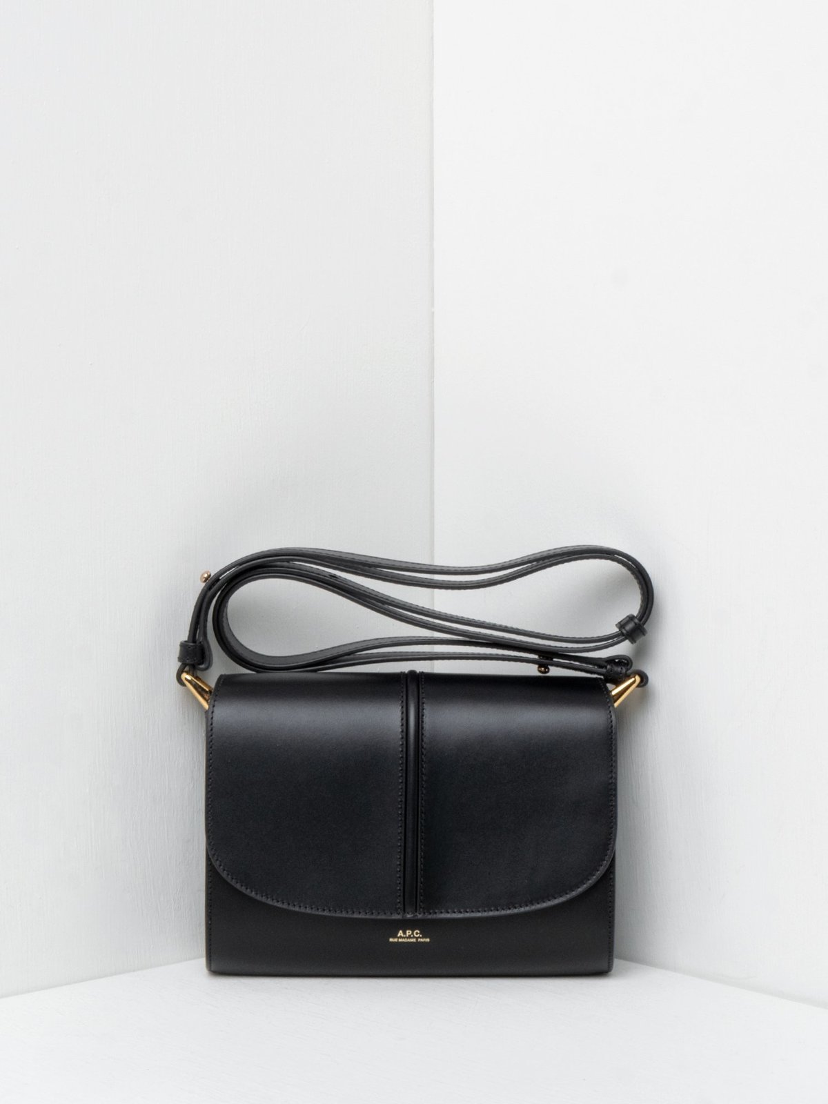 A.P.C. betty horizon small bag - LZZ BLACK | Garmentory
