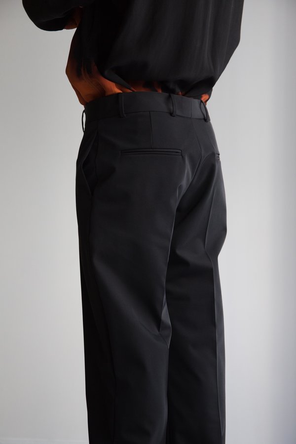 CMMN SWDN DALTON STRAIGHT LEG TROUSERS 【公式通販】