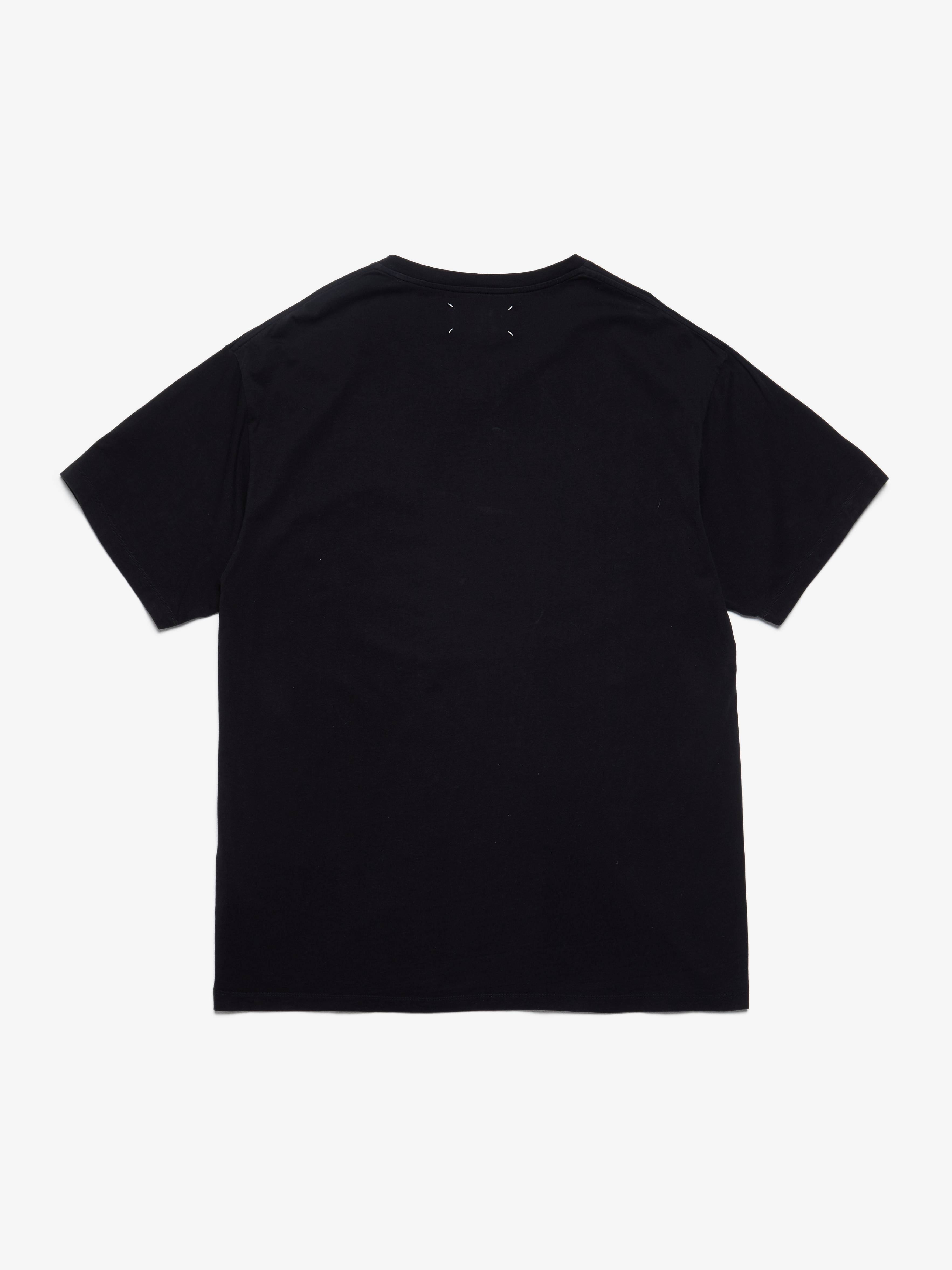 国内発/送関込【Maison Margiela】Vintage Black Cotton T-Shirt Maison Martin Margiela black t-shirt hanging on the front of
