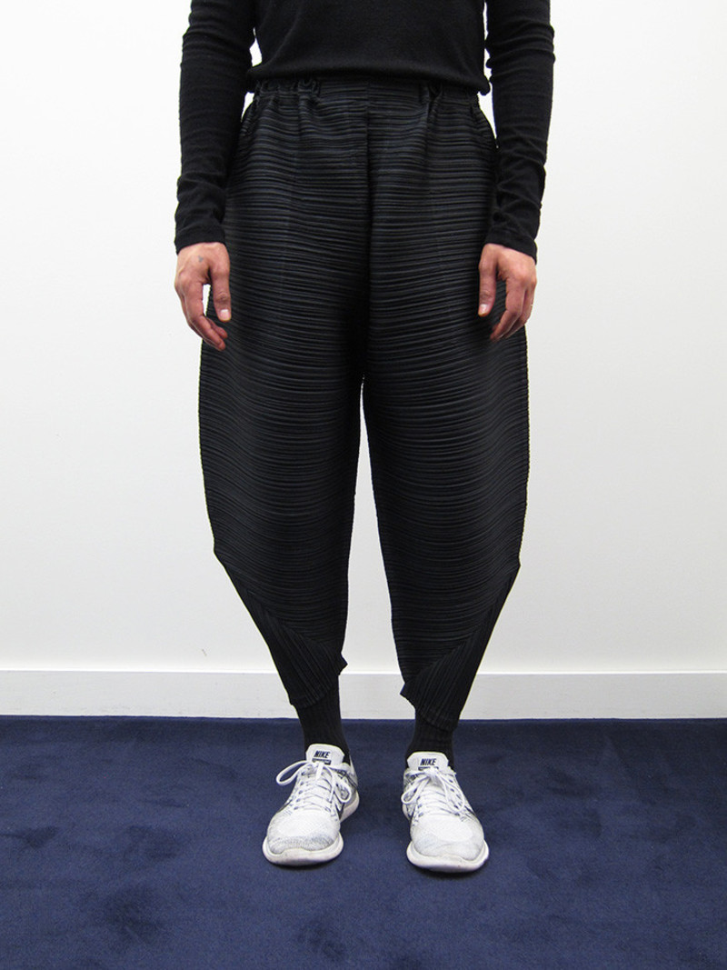 【最終値下】PLEATS PLEASE THICKER BOUNCE THICKER BOUNCE PANTS – MIO