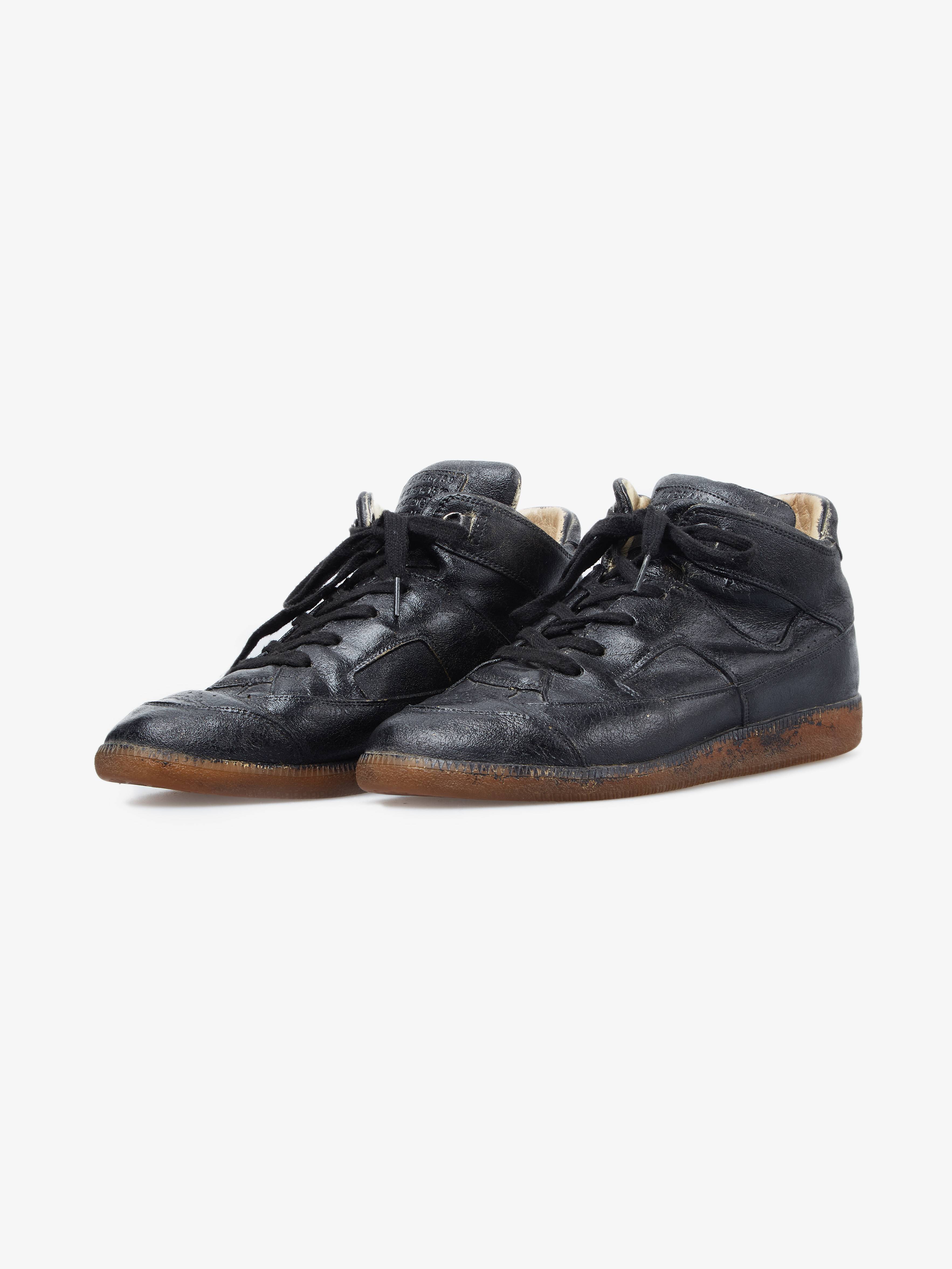 【phiiiilo 】Maison Margiela 黒　44 Maison Margiela Black Painted and Distressed Hi Top Replica