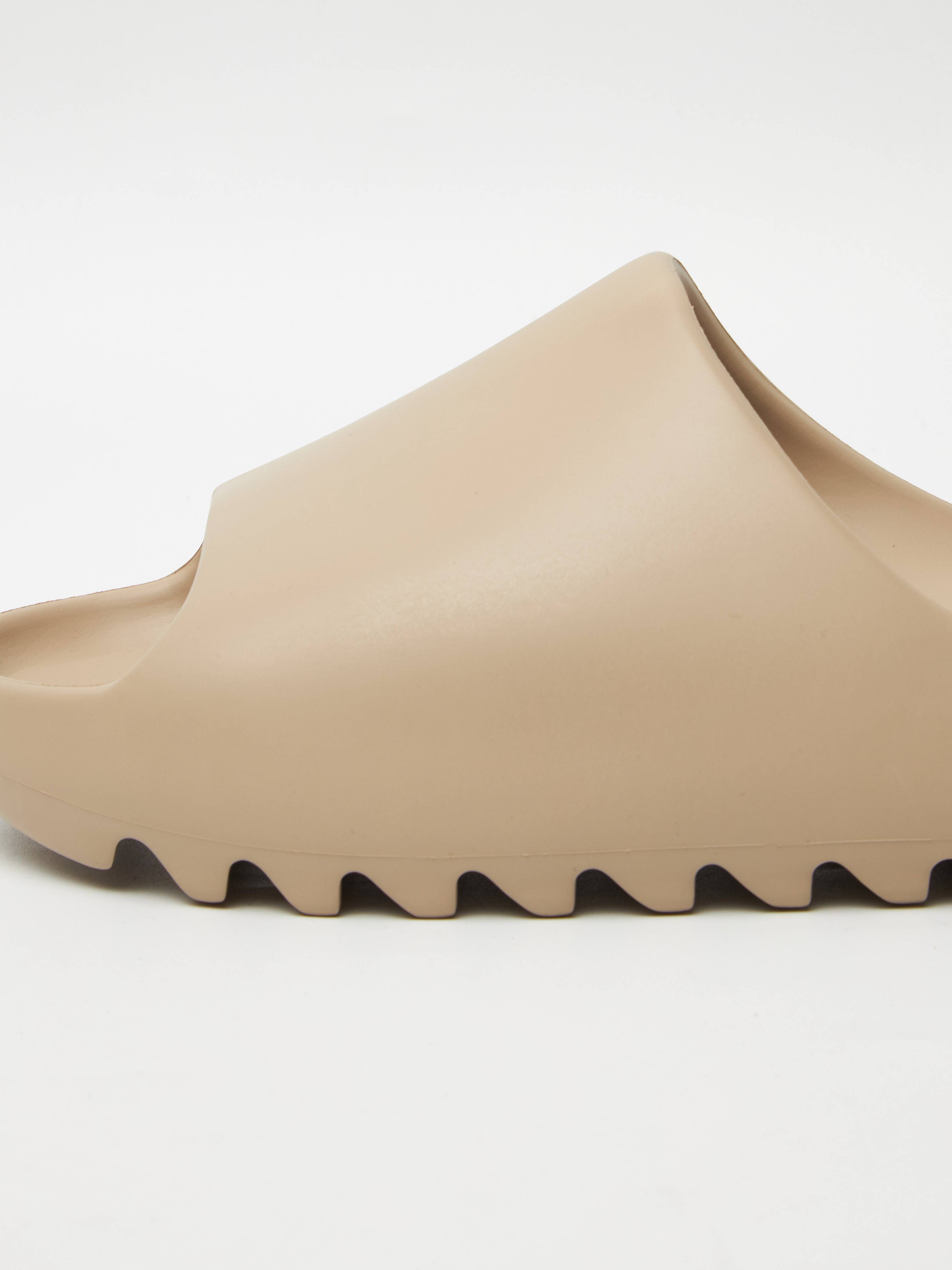 yeezy slide beige
