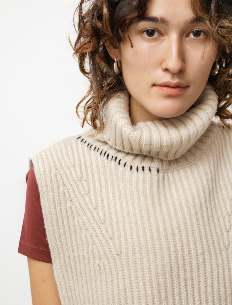 Y's by Yohji Yamamoto Ladder Stitch Knit Dickie - Off White Y's by Yohji Yamamoto Ladder Stitch Knit Dickie - Off White