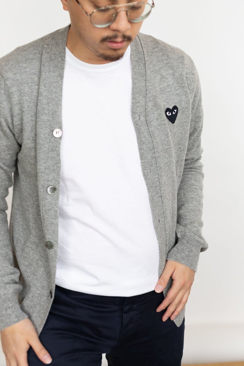 Comme Des Garçons PlayBlack Heart カーディガン COMME DES GARCONS PLAY DOUBLE HEART CARDIGAN – BLENDS