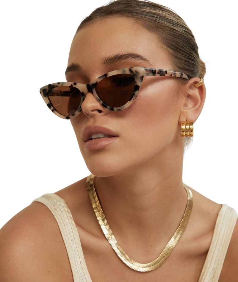 Banbe The Sofia Sunglasses - Blonde Tort/Brown | Garmentory display picture 3