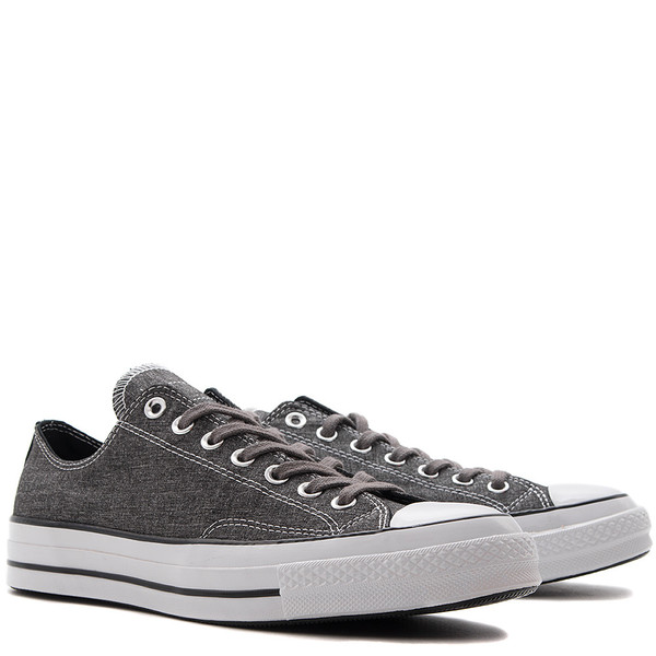 converse low shorts