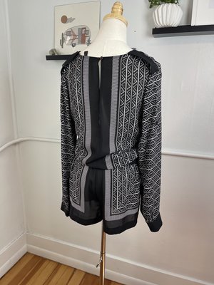 BCBG Max Azria Black Printed Romper (XS) BCBG Max Azria Black Printed Romper (XS)