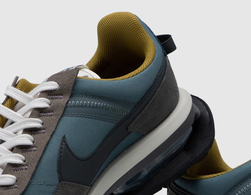 nike hasta and anthracite