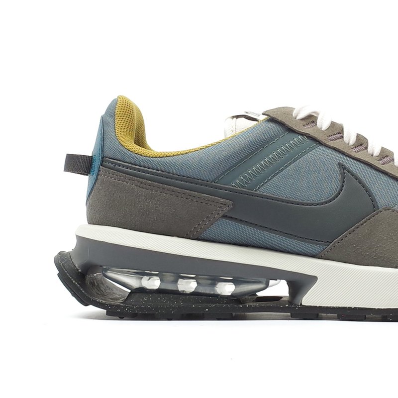 air max hasta and anthracite