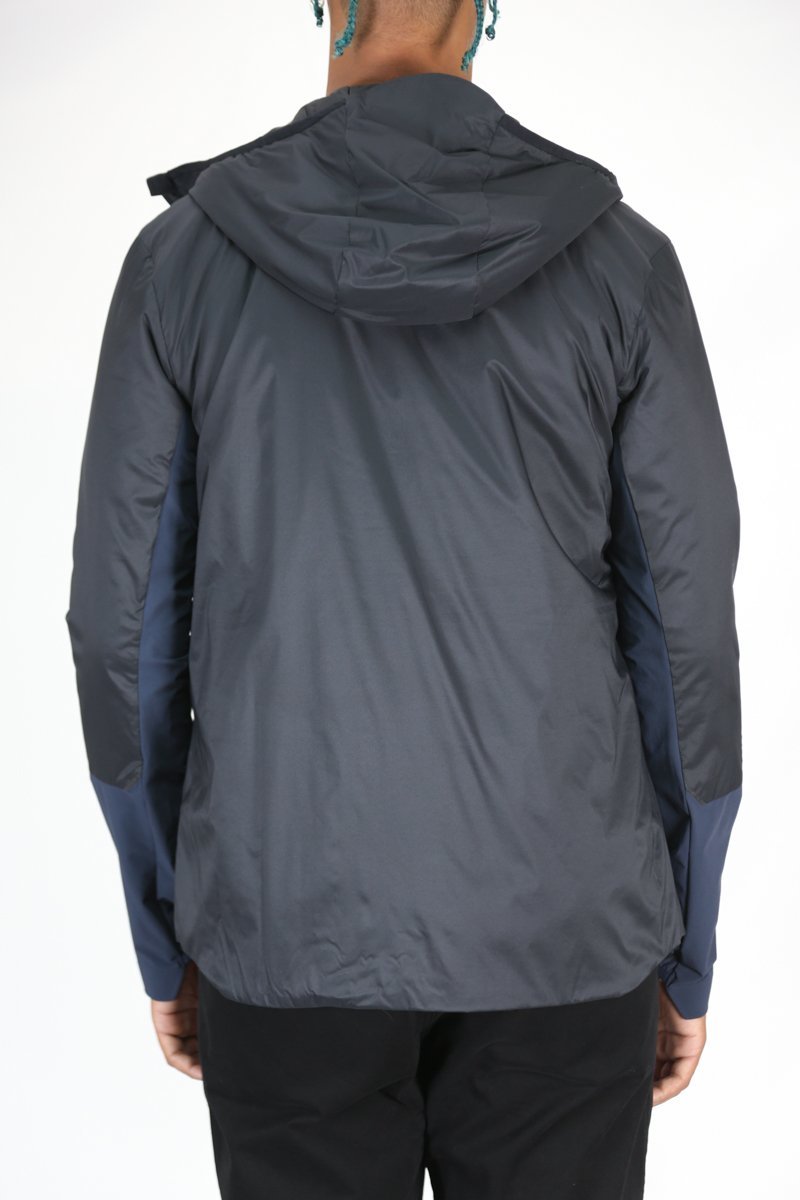 ON Running Insulator Jacket - Black/Navy | Garmentory