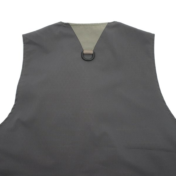 eye_C x CMF OUTDOOR GARMENT OVERLAY VEST 