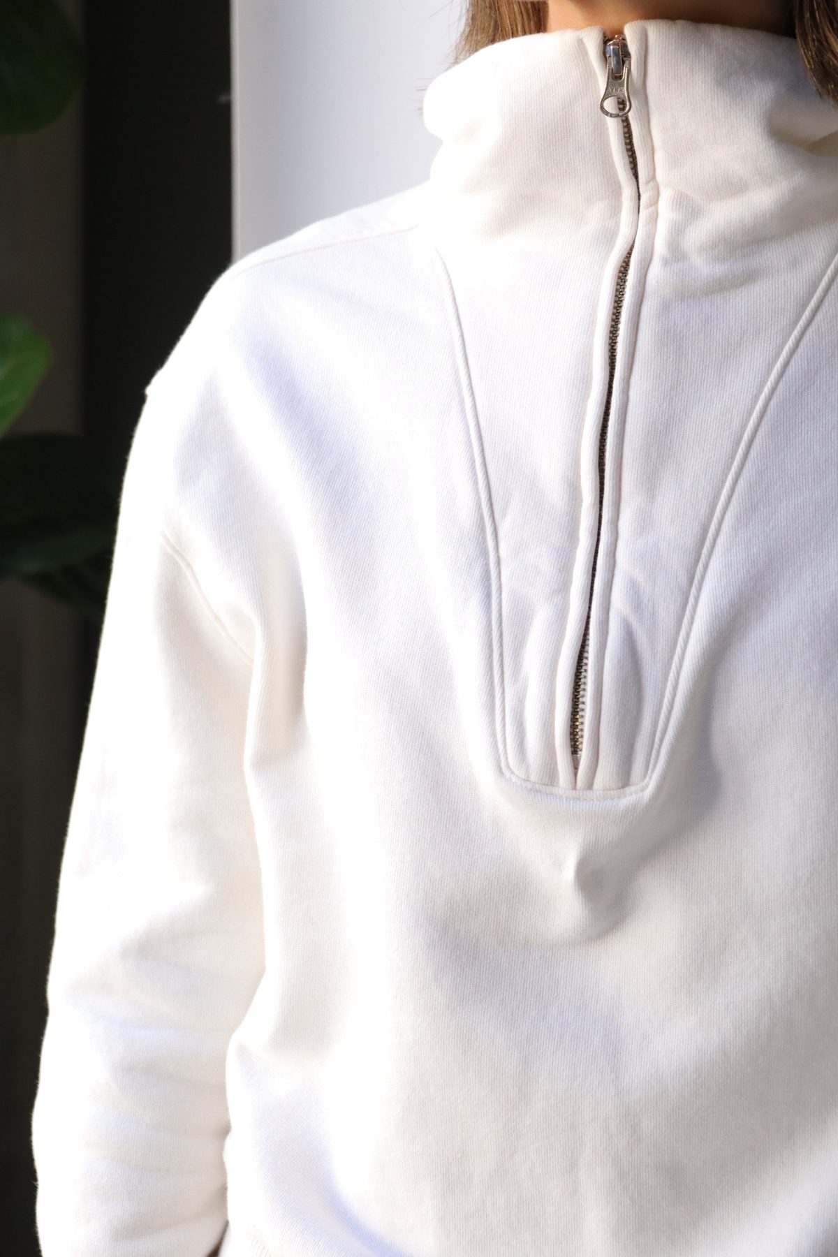 NILI LOTANニリロータン Bentley Hoodieハーフジップスウェット【L】【LTSA76982】 Nili Lotan Bentley Quarter Zip Sweatshirt - Ecru | Garmentory