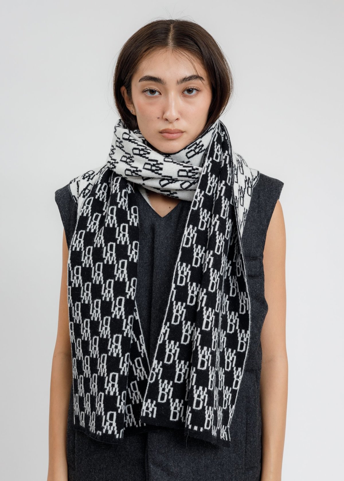 we11done LOGO JQD SCARF BLACK Garmentory